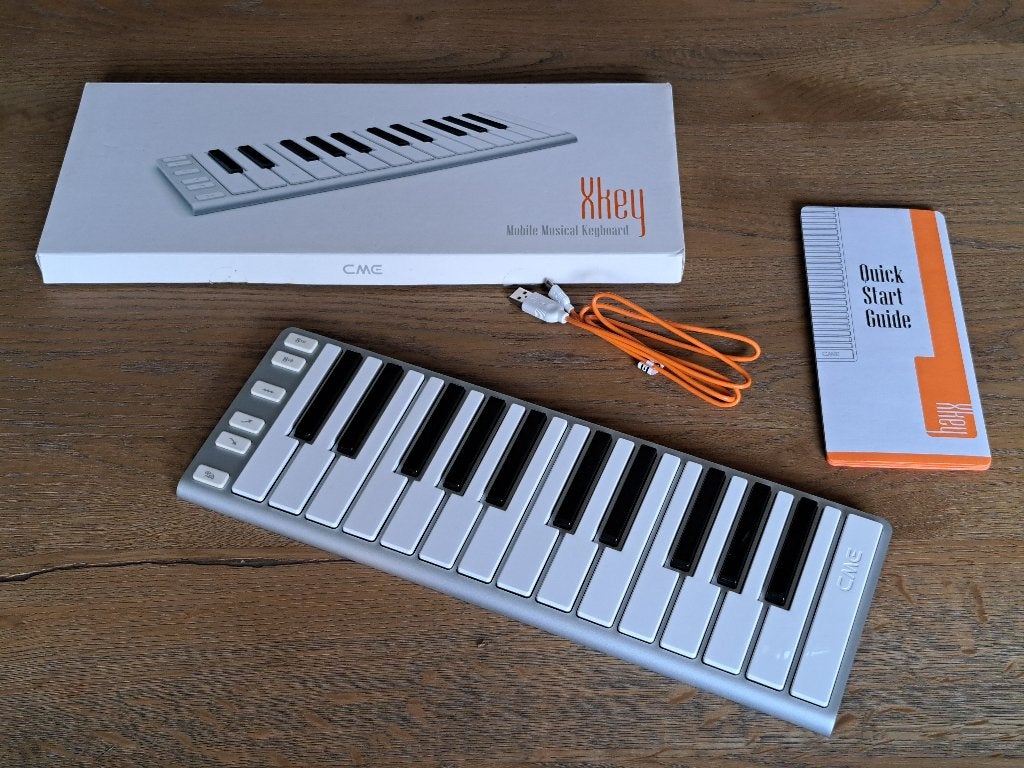 CME XKey 25, Overige merken, Midi-aansluiting, Zo goed als nieuw, Overige aantallen
