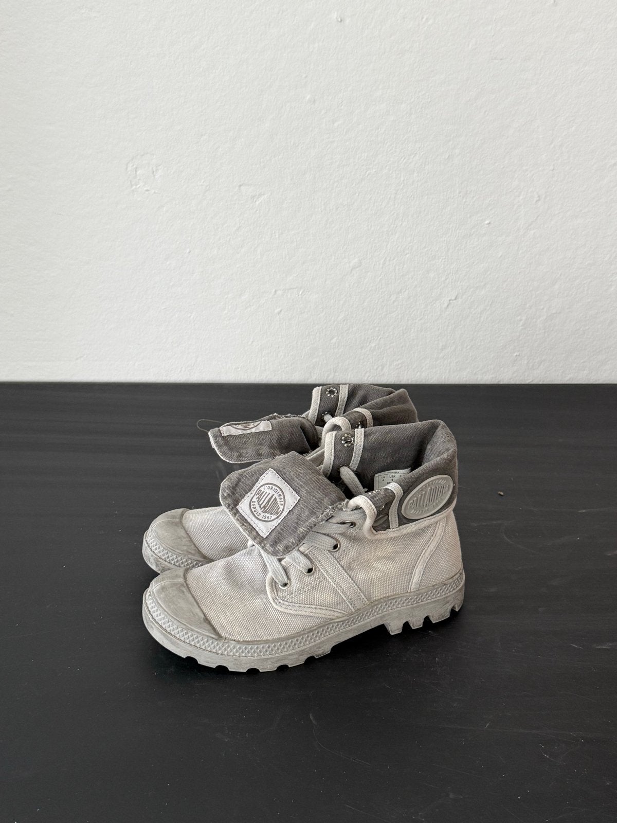 Palladium Baggy Boots - Lichtgrijs Maat 37, Kleding | Dames, Schoenen, Ophalen of Verzenden, Gedragen, Grijs, Lage of Enkellaarzen