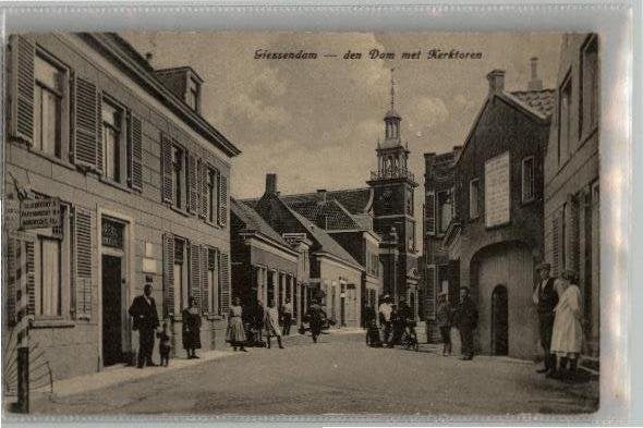 Giesendam Den Dam met Kerktoren volk TOPKAART, Verzenden, 1920 tot 1940, Gelopen, Zuid-Holland