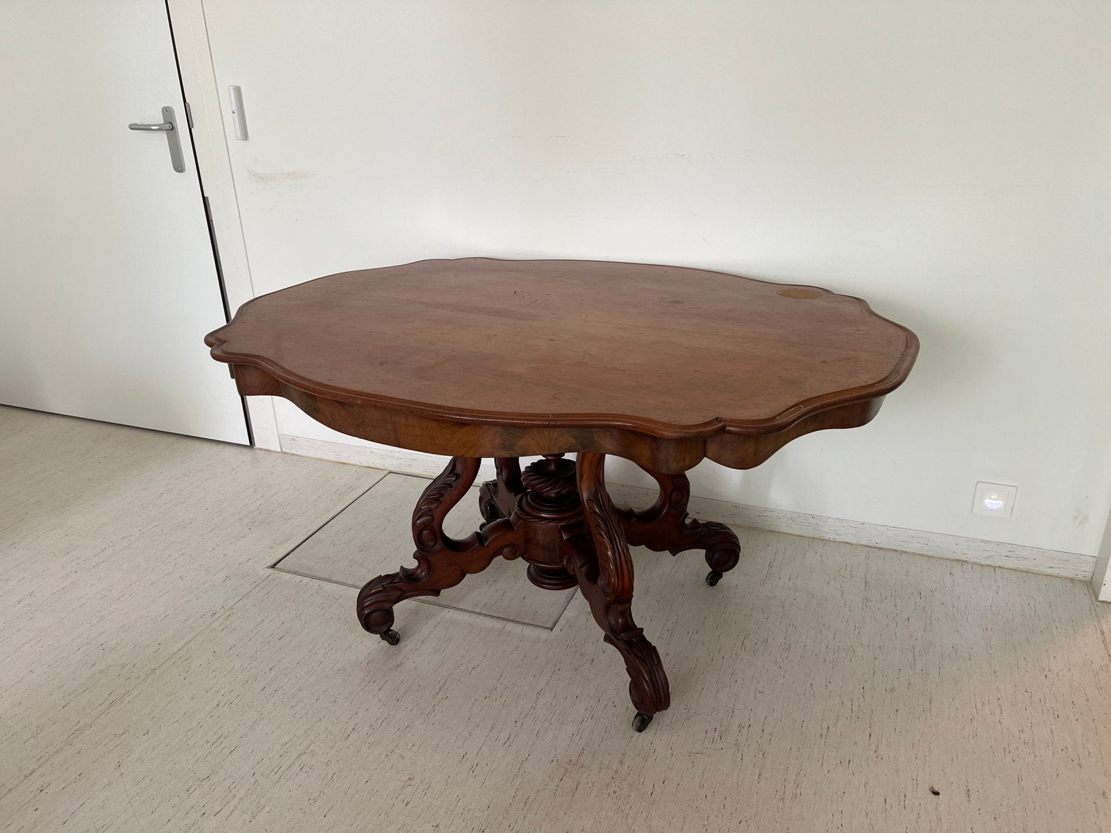 Eettafel Biedermeier, Ophalen