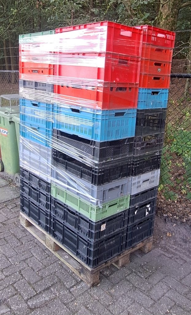 50 plastic kratten aangeboden, Doe-het-zelf en Verbouw, Kratten en Dozen, Ophalen, Gebruikt, 40 tot 60 cm, 50 tot 75 cm