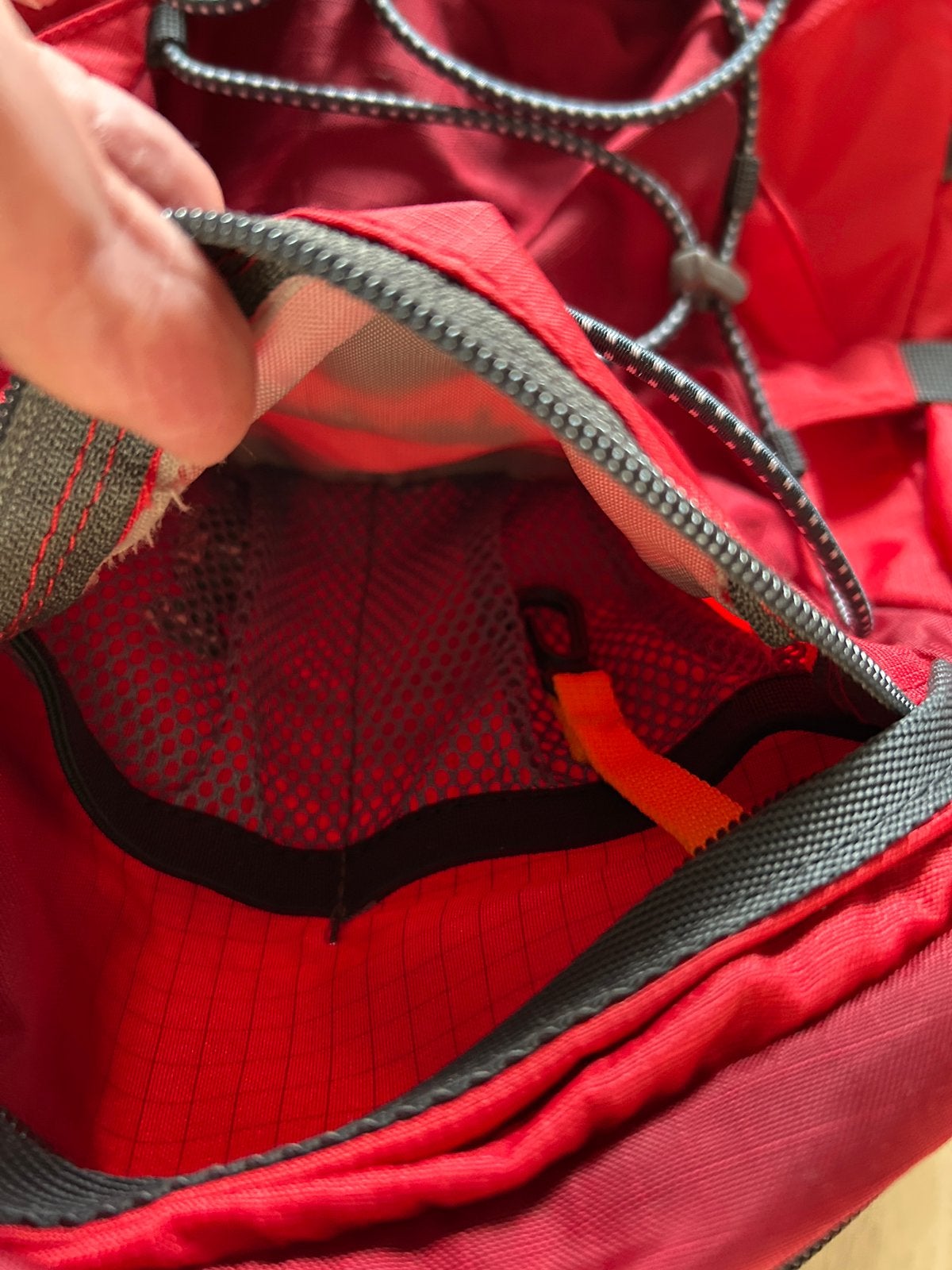 Deuter rugzak astro rood met air comfort, Sieraden, Tassen en Uiterlijk, Ophalen of Verzenden, Zo goed als nieuw, Overige merken