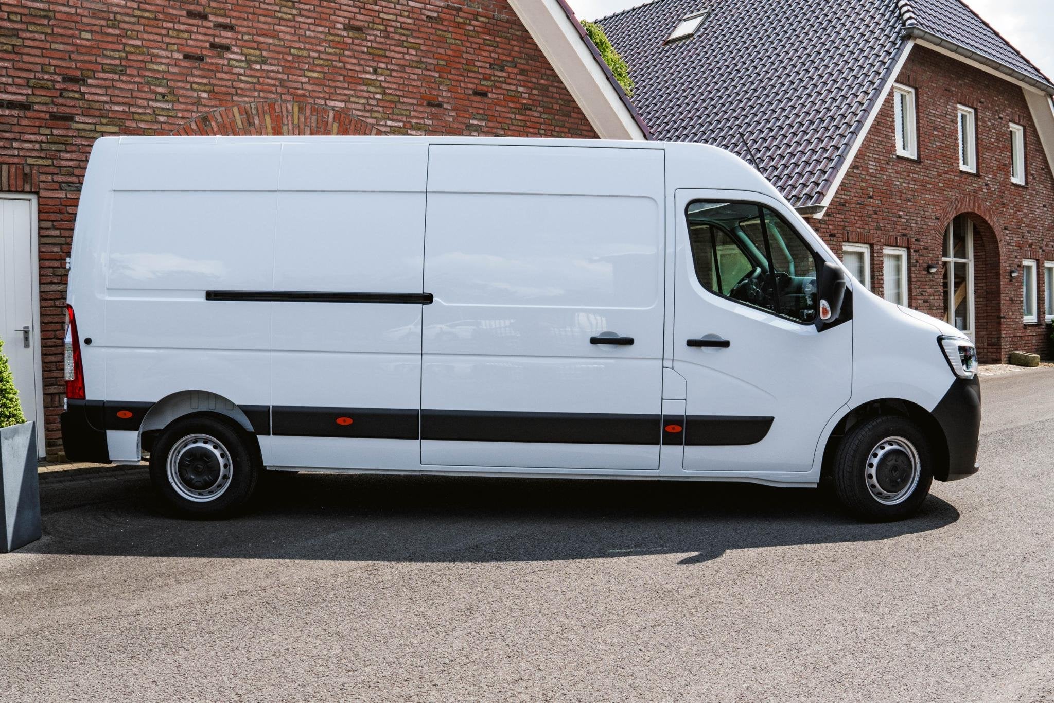 Renault Master 2.3 dCi 135PK L3H2 NAVI CAMERA PDC V+A Renaul, Voorwielaandrijving, Gebruikt, Renault, Wit