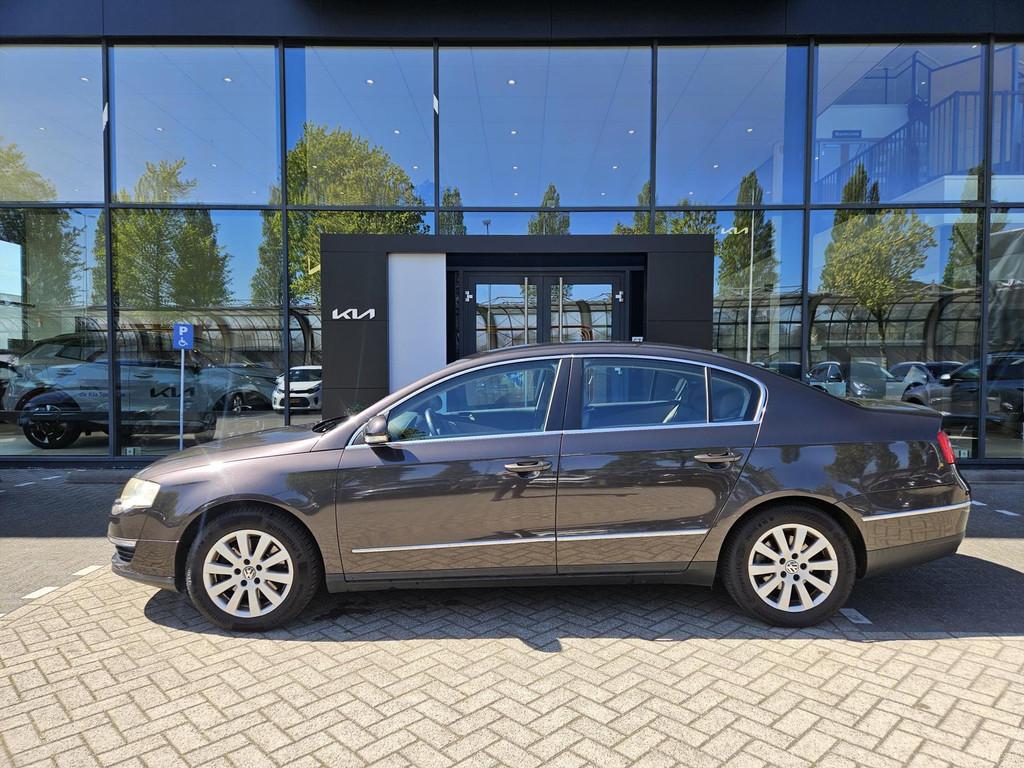 VOLKSWAGEN Passat 1.6 FSI 85KW Highline (Handel/ Export), Auto's, 13 km/l, Gebruikt, Beige, 4 cilinders