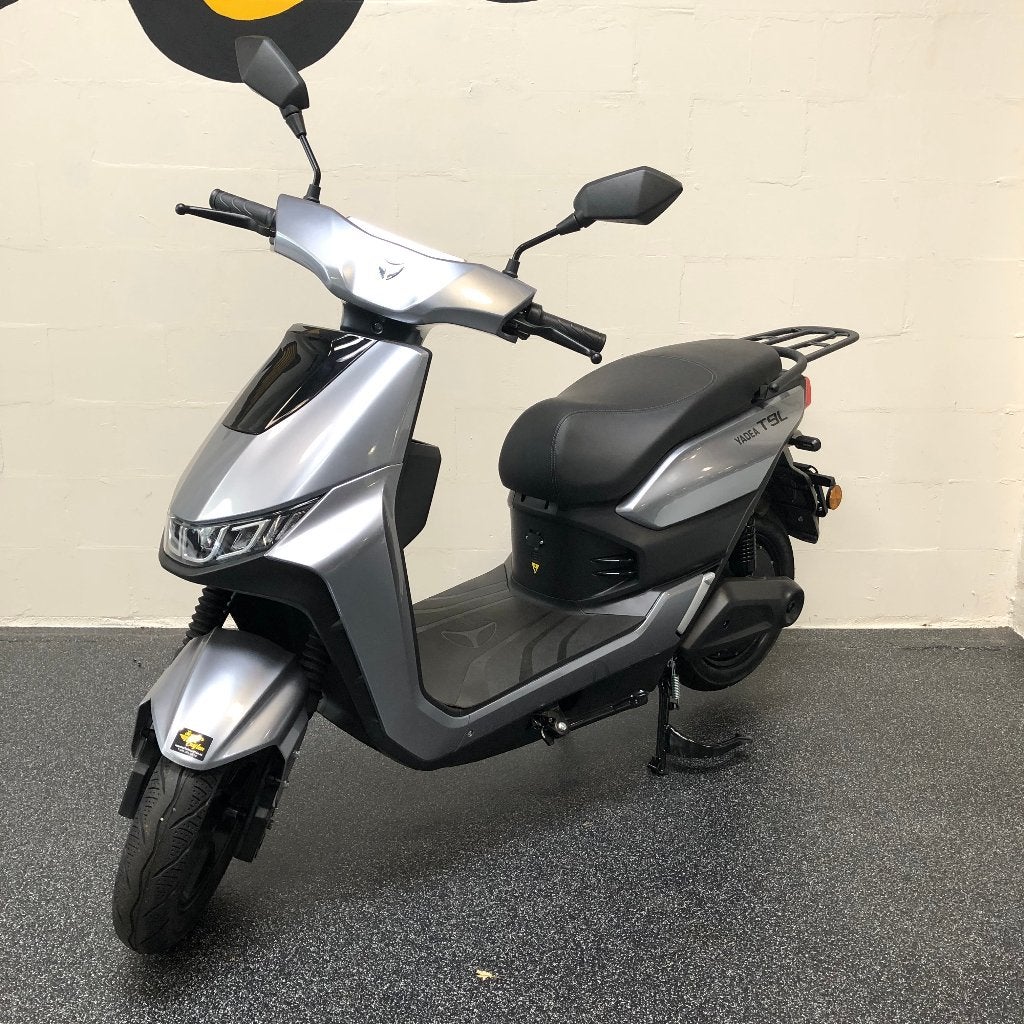 Yadea T9L 45km brom bromscooter, Ophalen, Gebruikt, Yadea