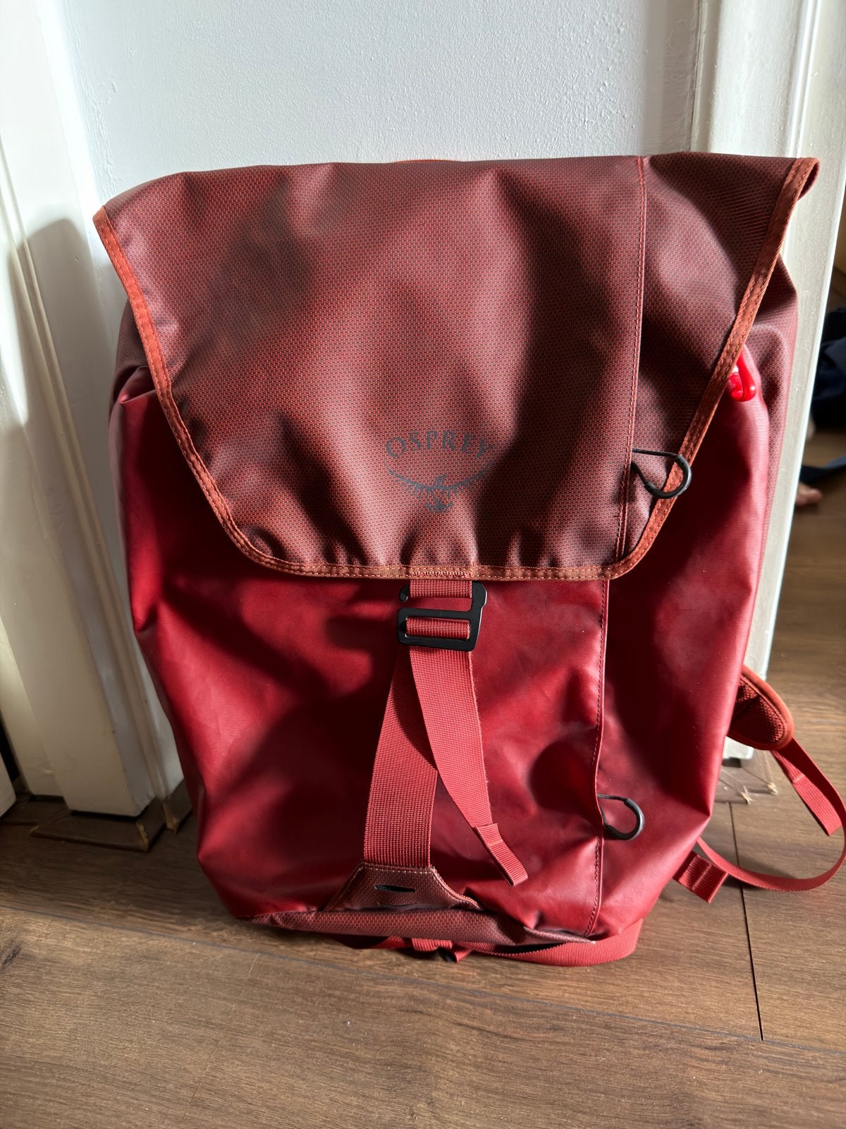 Osprey rugzak rood - Ideaal voor dagelijks gebruik, Verzenden, 25 tot 40 cm, Zo goed als nieuw, Waterdicht