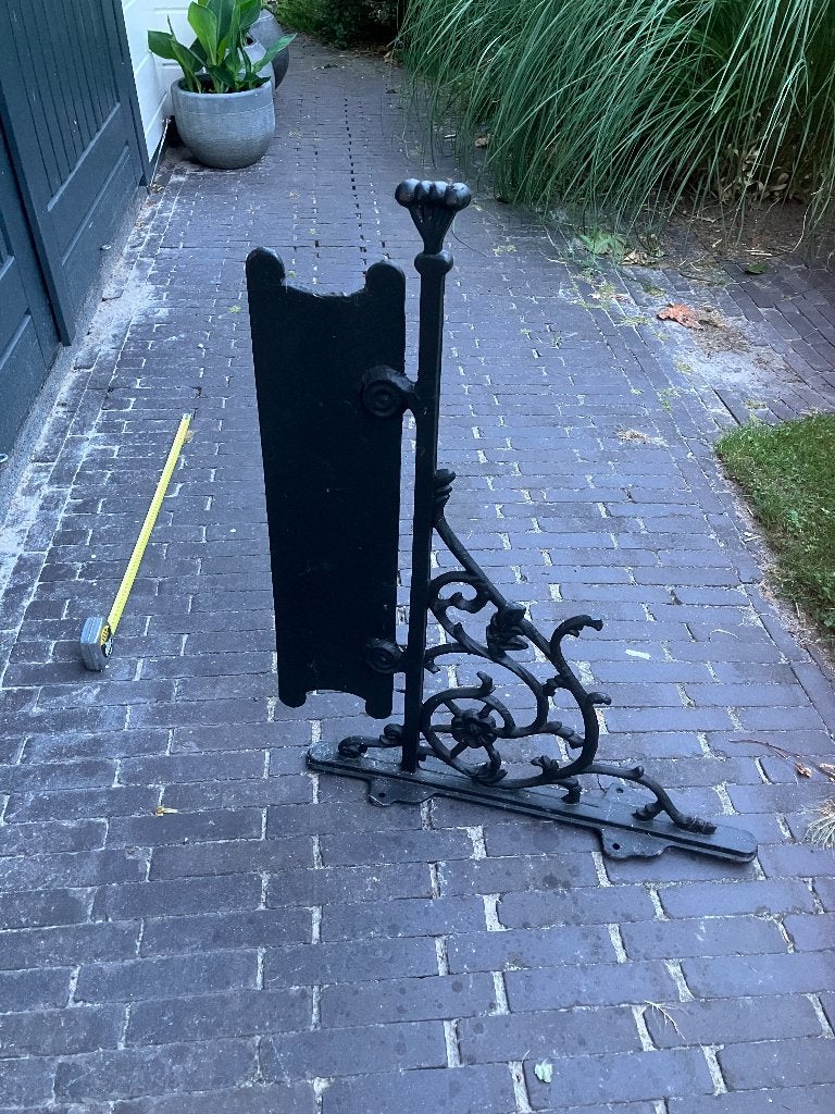 Groot Gietijzeren uithangbord, Ophalen, Zo goed als nieuw