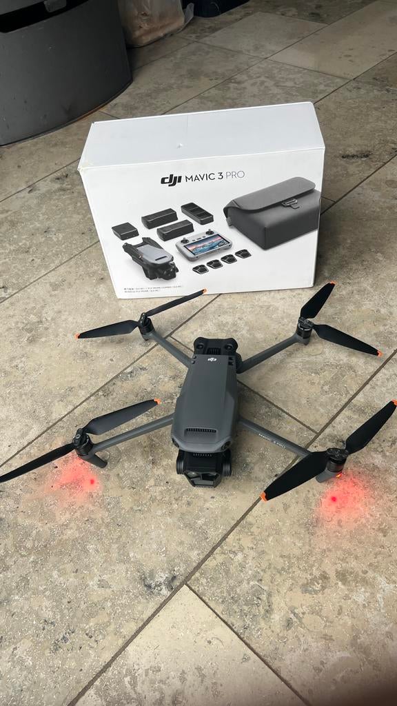 DJI Mavic 3 Pro Fly More Combi, Audio, Tv en Foto, Drones, Zo goed als nieuw, Professionele drone, Topkwaliteit, DJI, 900 gram tot 4 kilo