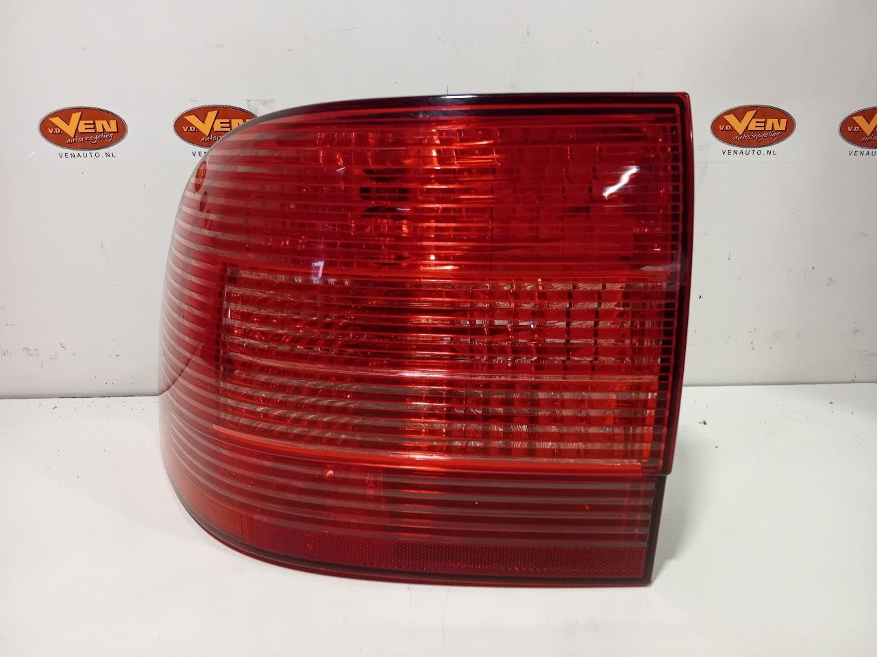 Achterlicht links buiten Porsche Cayenne, Auto-onderdelen, Verlichting, Onderdelen@venauto.nl, Van der Ven Autorecycling B.V.