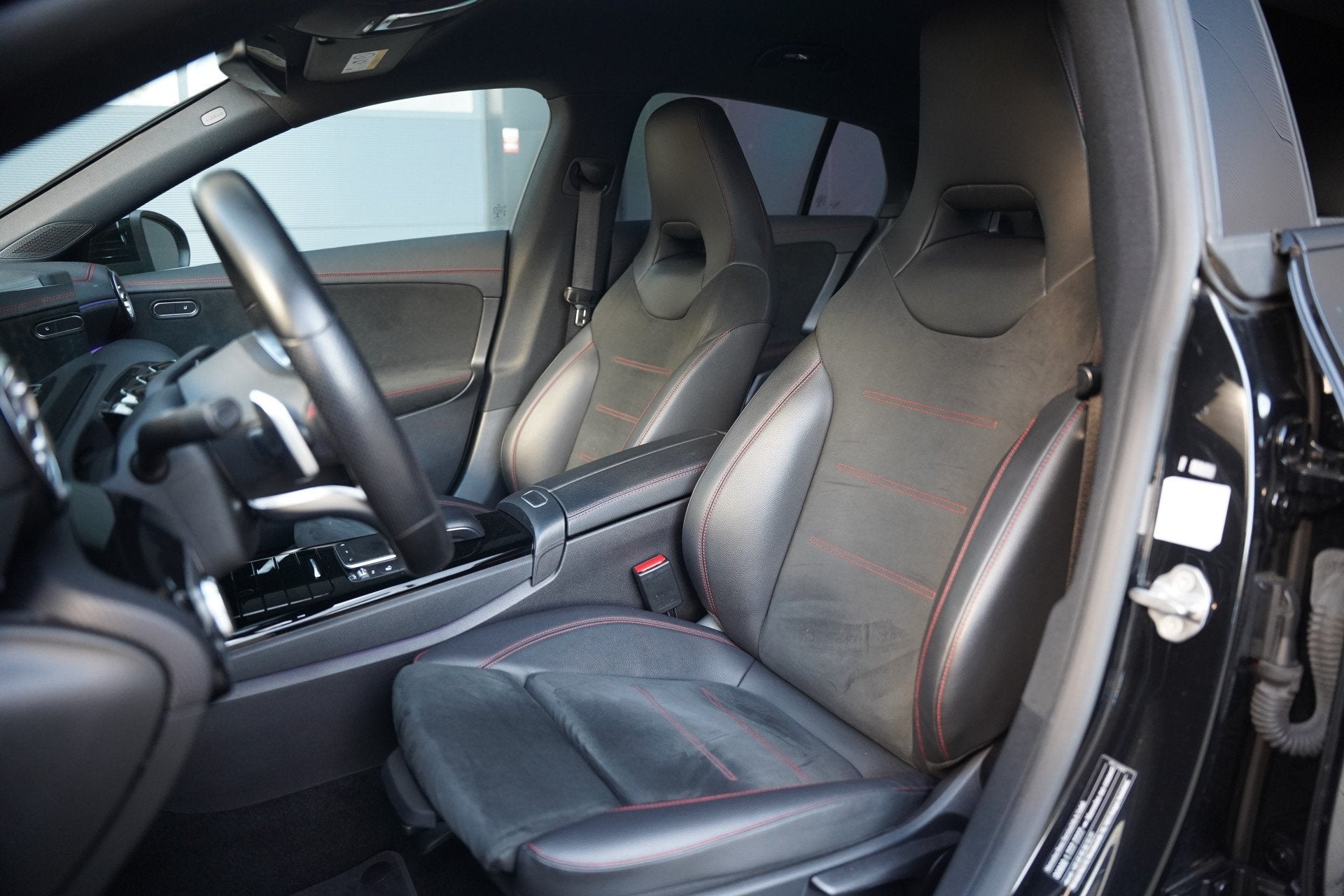 Mercedes-Benz CLA-Klasse 180 Business Solution AMG | Stoelve, CLA, 136 pk, Gebruikt, 4 cilinders