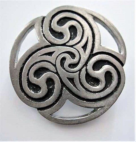 Keltische St. Justin Broche Verzilverd Tin Triskele Spiraal, Sieraden, Tassen en Uiterlijk, Ophalen, Zo goed als nieuw, Zilver