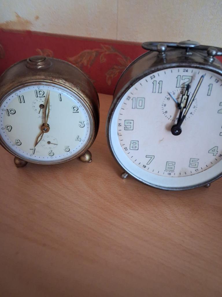 2 oude wekkers doen het nog, Verzamelen, Retro, Ophalen of Verzenden, Huis en Inrichting