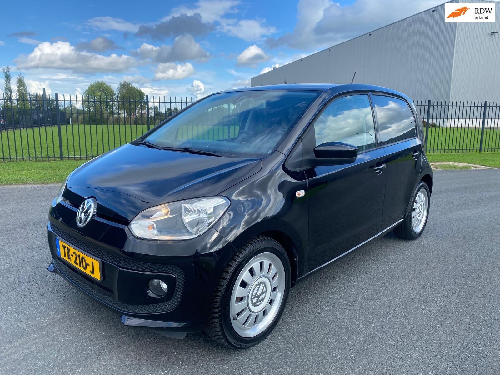 Volkswagen Up! 1.0 groove up! BlueMotion|Airco|Bluetooth|Bj, Euro 5, Gebruikt, 4 stoelen, Zwart
