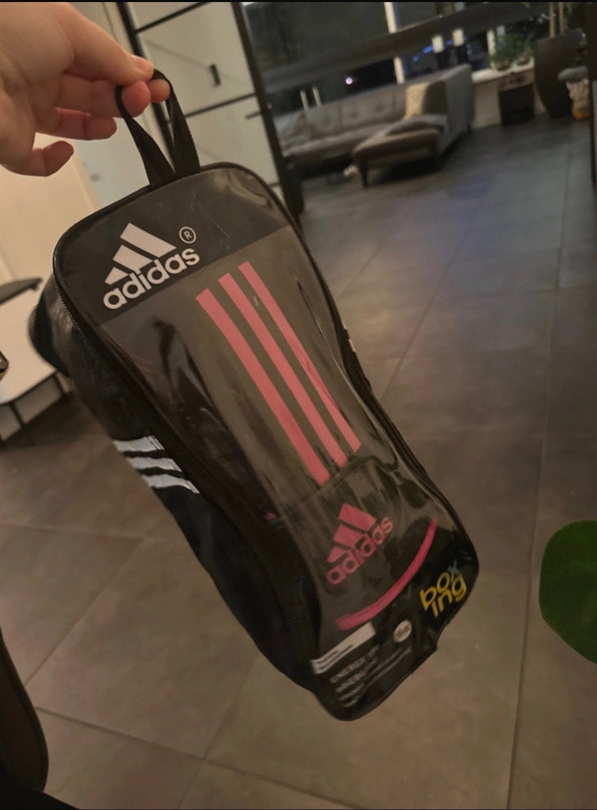 Adidas bokshandschoenen roze, Maat XS of kleiner, Ophalen of Verzenden, Nieuw, Overige