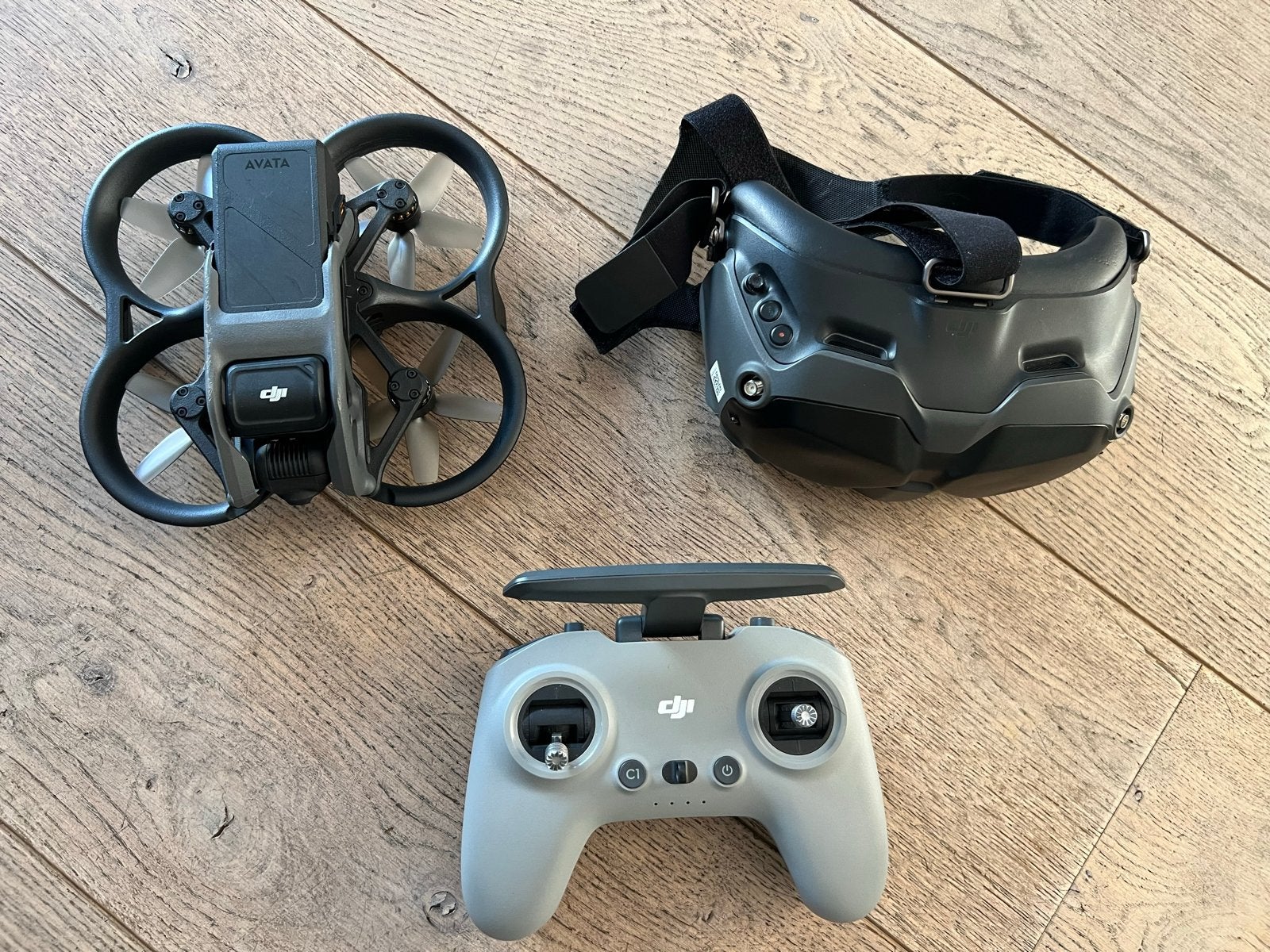 DJI Avata FPV drone met controller en Goggles v2, Audio, Tv en Foto, Drones, 250 tot 900 gram, Gebruikt, 5 tot 10 kilometer, Racedrone