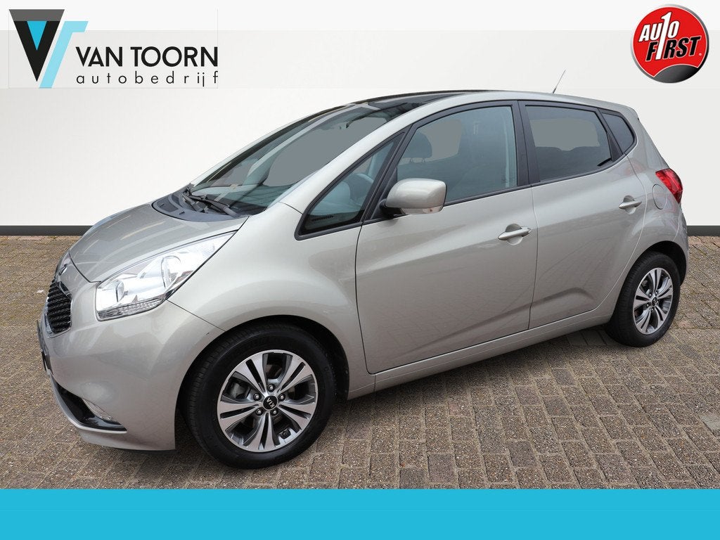 Kia Venga 1.6 CVVT ExecutiveLine Automaat. Panoramadak, navi, Auto's, Kia, Gebruikt, 4 cilinders, 1197 kg, Stoelverwarming