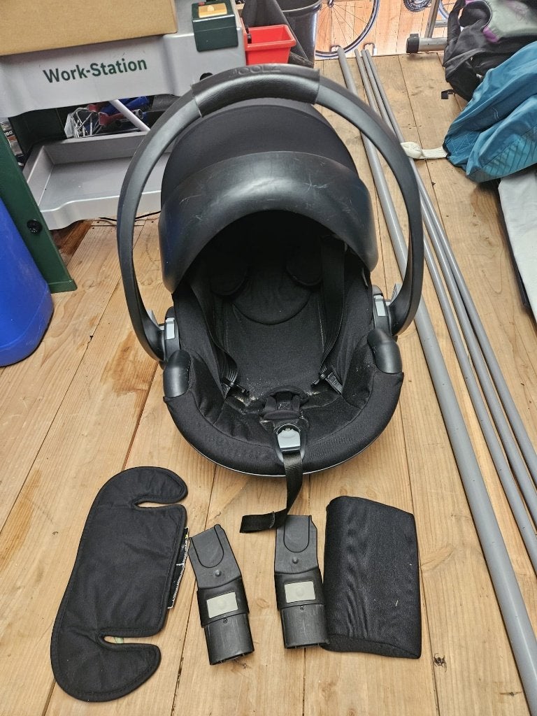 Joolz Maxicosie kinderstoel voor Besafe ondertel, Autogordel of Isofix, Gebruikt, Zijbescherming, 0 t/m 13 kg