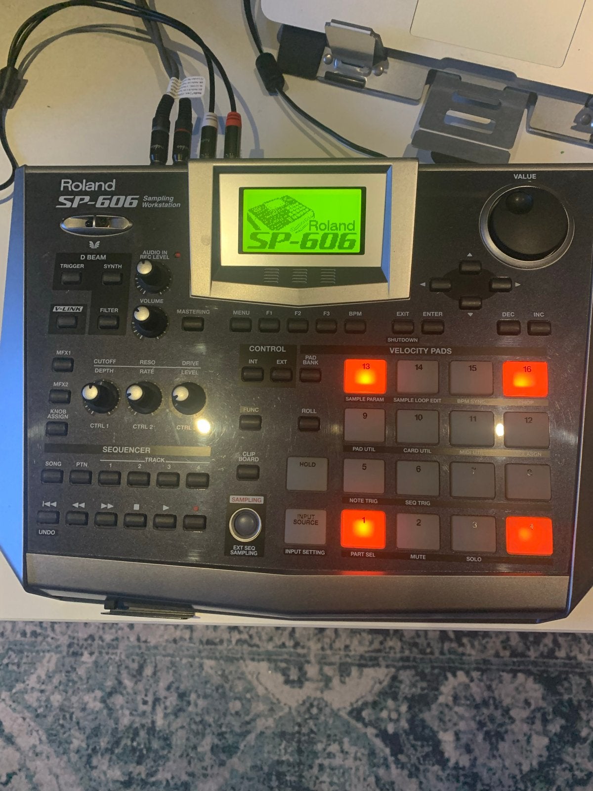 Roland SP-606 Sampler/Workstation - Perfect voor beats!, Muziek en Instrumenten, Samplers, Ophalen, Gebruikt