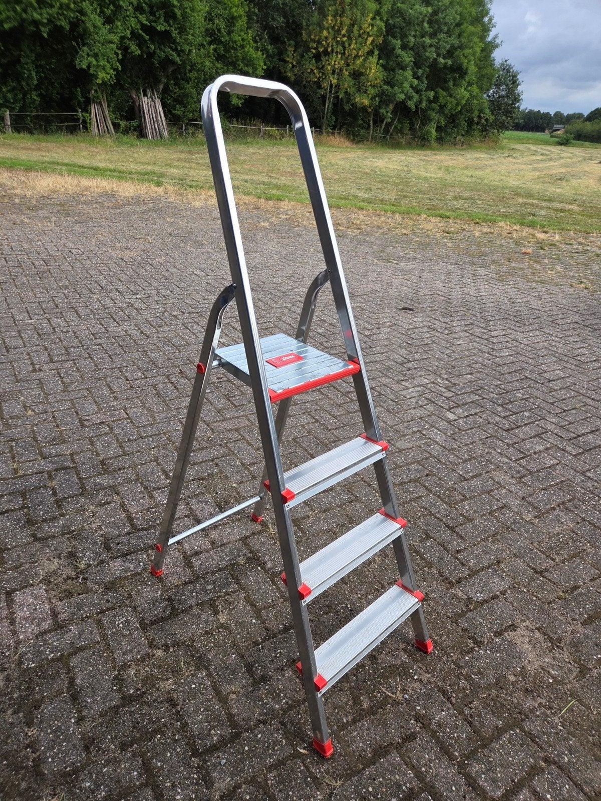 Altrex klustrap vaste prijs, Doe-het-zelf en Verbouw, Ladders en Trappen, Ophalen, Minder dan 2 meter