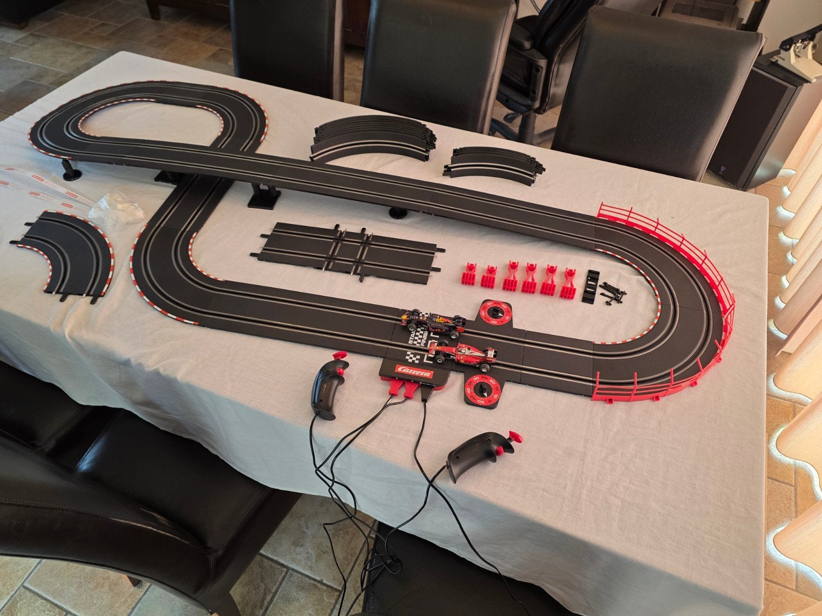 Carrera go F1 racebaan met Redbull en Ferrari, Ophalen of Verzenden, Zo goed als nieuw, Elektrisch, Carrera