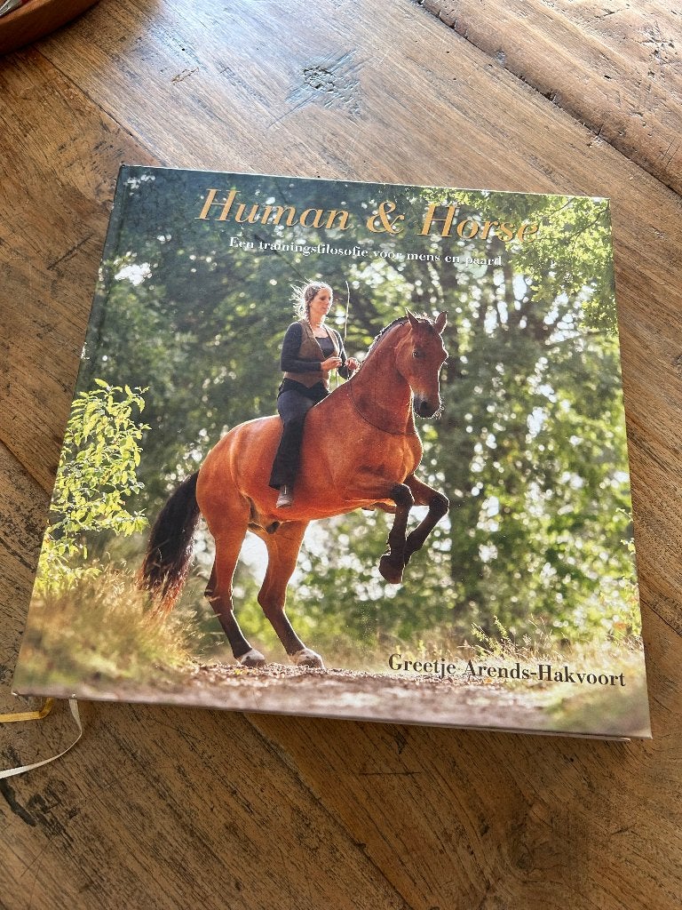 Boek Human & Horse van Greetje Hakvoort, Ophalen of Verzenden, Zo goed als nieuw, Overige disciplines