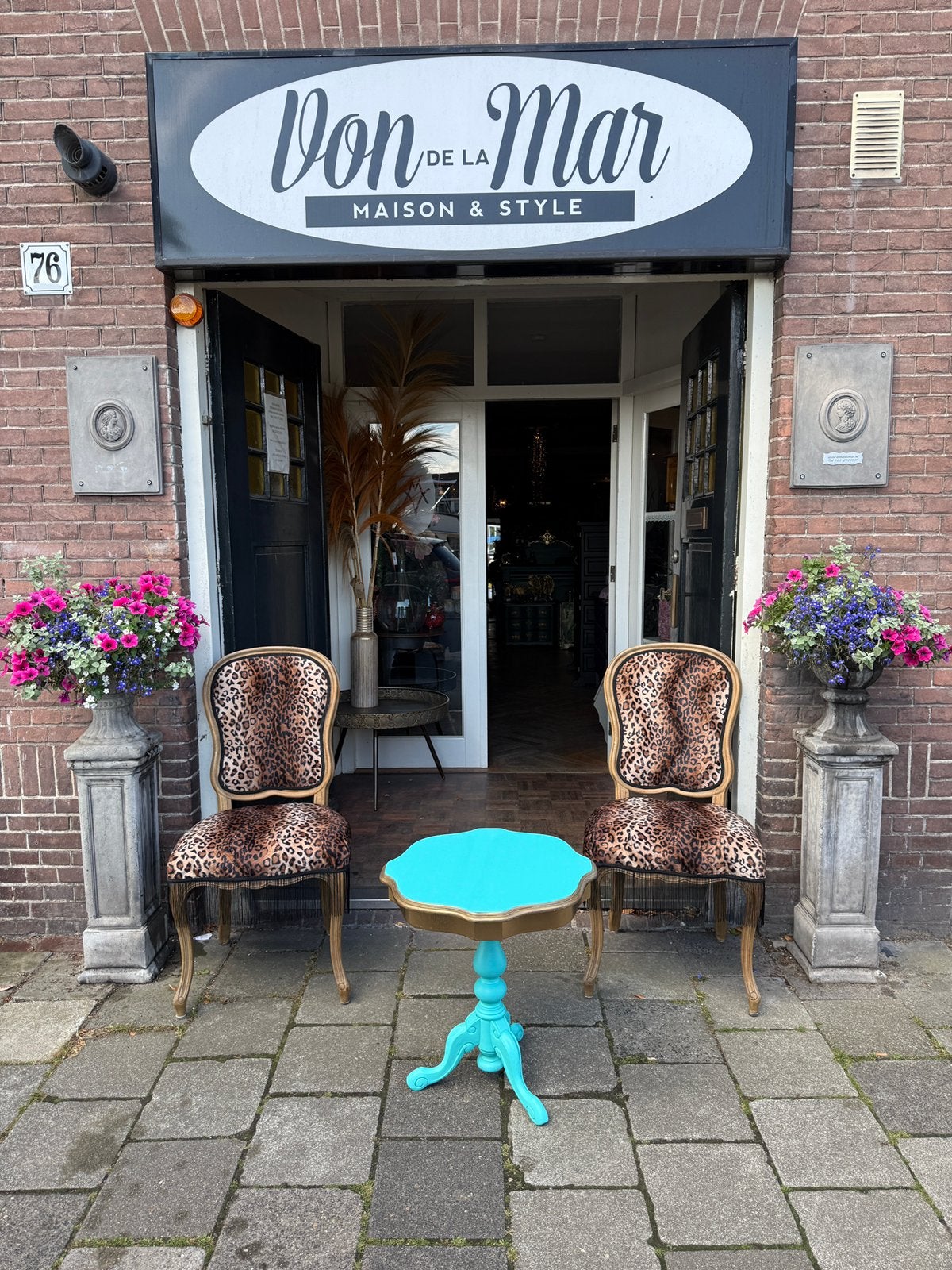 Vintage klein damesbureau antieke secretaire oud buro VdlM, Huis en Inrichting, Ophalen, Zo goed als nieuw, Brocante meisjes bureau meidenkast taupe laptop kastje