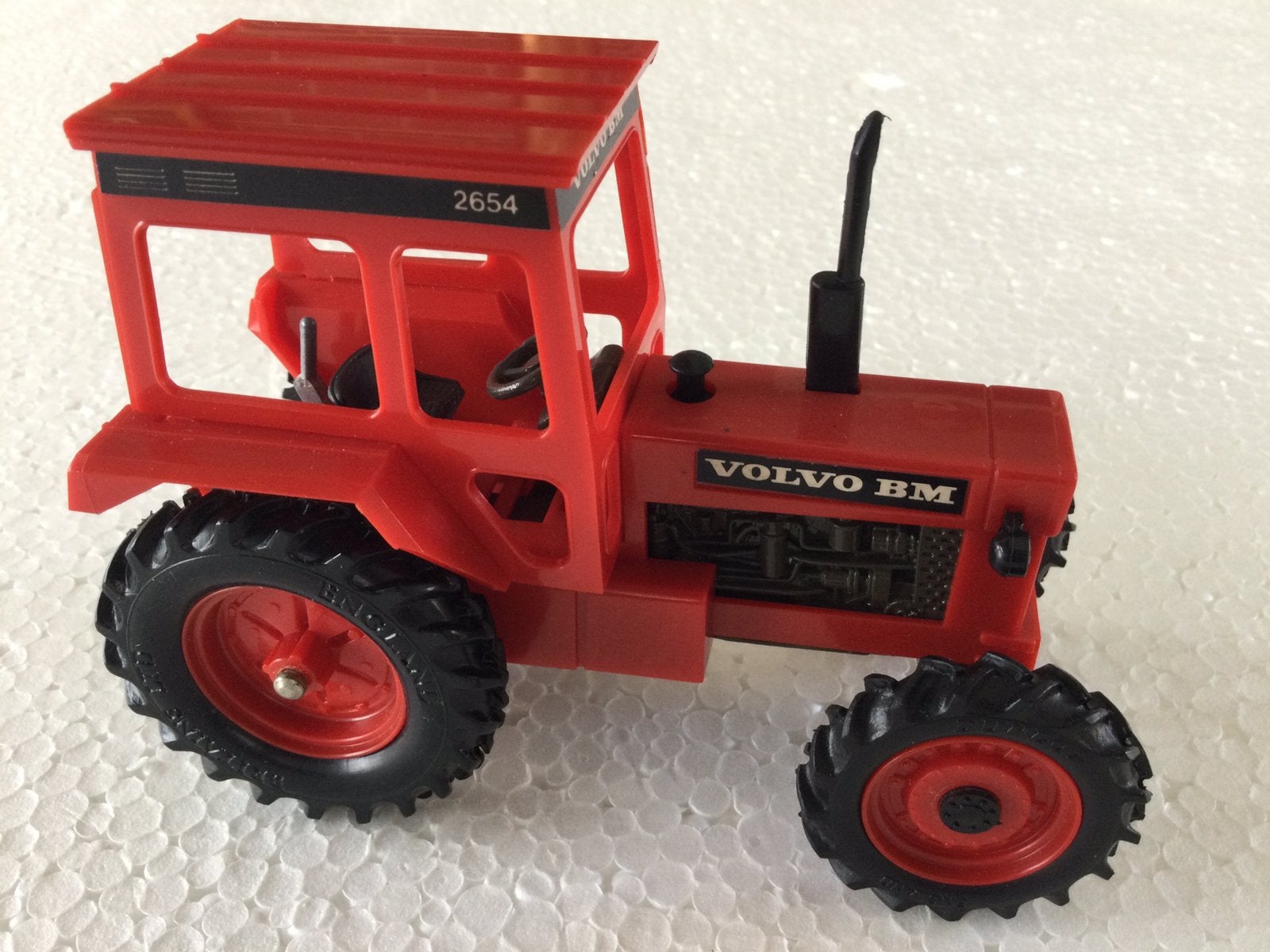 Britains volvo bm 2654 tractor nieuwstaat, Ophalen of Verzenden, Zo goed als nieuw, Tractor of Landbouw, Britains