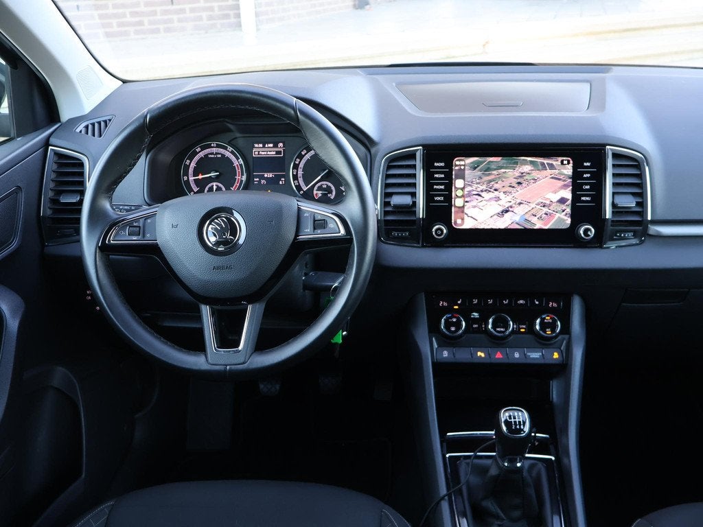 Skoda Karoq 1.0 TSI CLEVER EDITION + 18 INCH | APPLE CARPLAY, Auto's, Voorwielaandrijving, Stof, Gebruikt, 116 pk