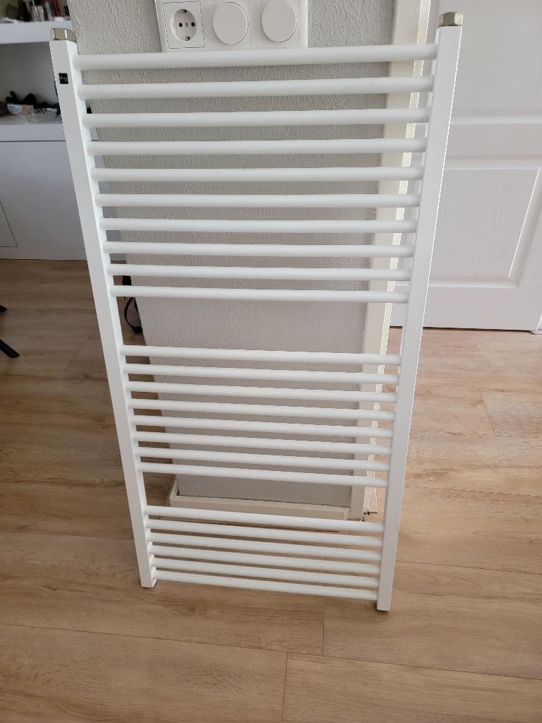 Design badkamer radiator 120 x 60 voor aansluiting op CV, Ophalen, Gebruikt, Radiator, Minder dan 60 cm