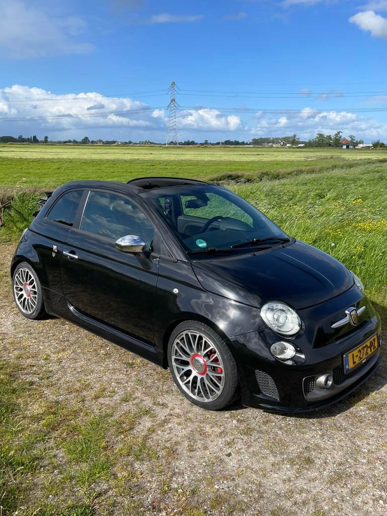 Abarth 595C Competizione 1.4 180PK Automaat Fiat 500 cabrio, Auto's, 15 km/l, Zwart, 4 cilinders, Bi-Xenon koplampen