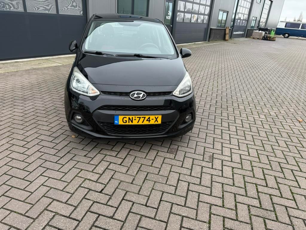 Hyundai i10 1.0 5DR 2015 Zwart airco, Auto's, Hyundai, 31 €/maand, 4 stoelen, Origineel Nederlands, Bedrijf