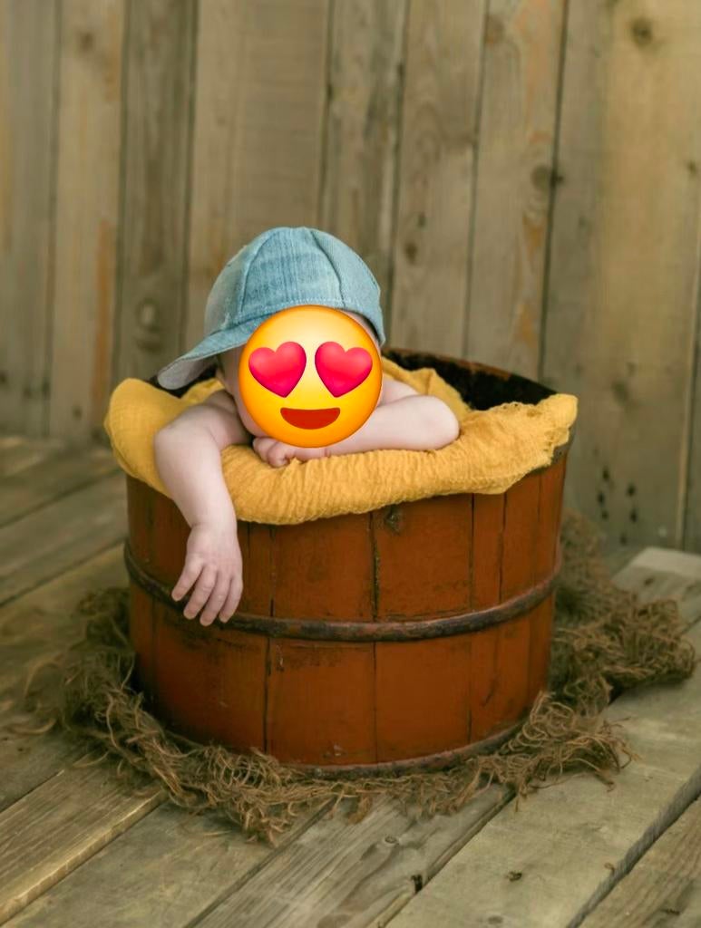 Newborn fotografie. Foto props. Oude rode houten emmer / bak, Ophalen of Verzenden, Gebruikt, Overige typen