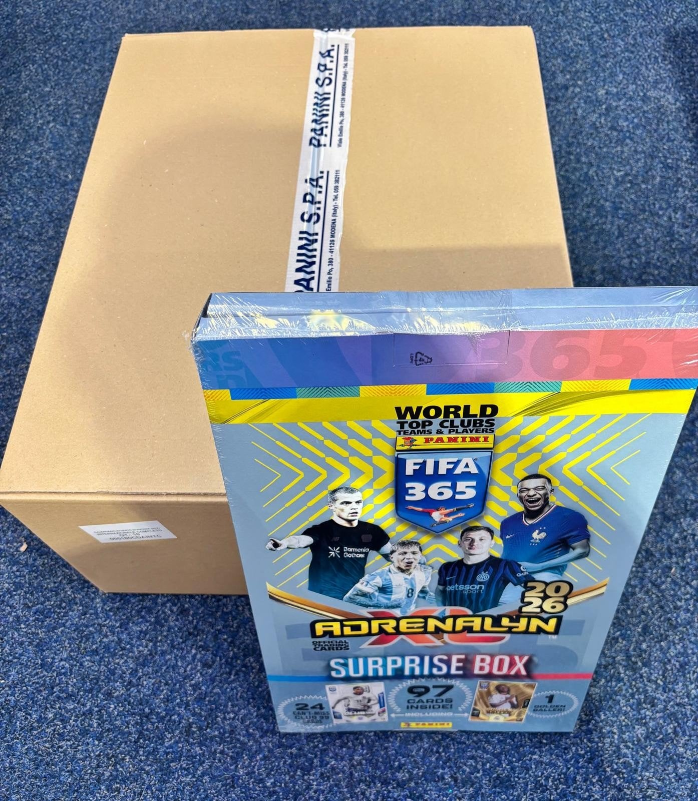 Doos met 10x Panini FIFA 365 Adrenalyn XL Surprise Box 2026, Ophalen of Verzenden, Nieuw, Overige sporten, Spelerskaart