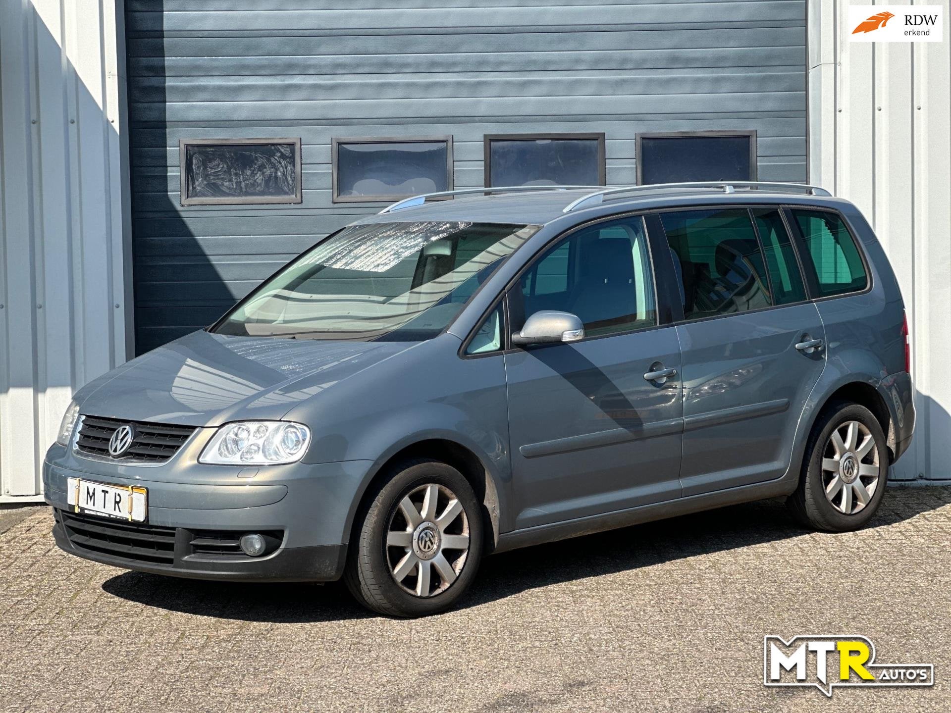 Volkswagen Touran 2.0 TDI Highline AUTOMAAT|EXPORT, Auto's, Volkswagen, 15 km/l, Gebruikt, Zwart, 4 cilinders