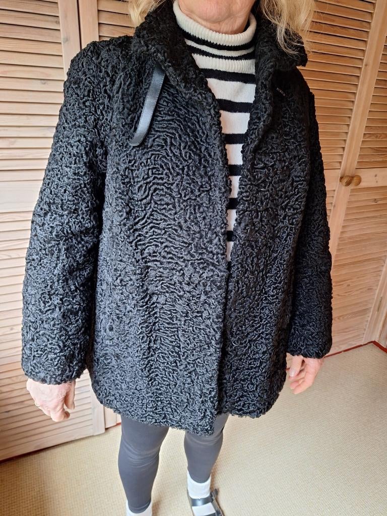 Zwarte bontjas maat 38/40, Kleding | Dames, Jassen | Winter, Zo goed als nieuw, Zwart, Ophalen of Verzenden