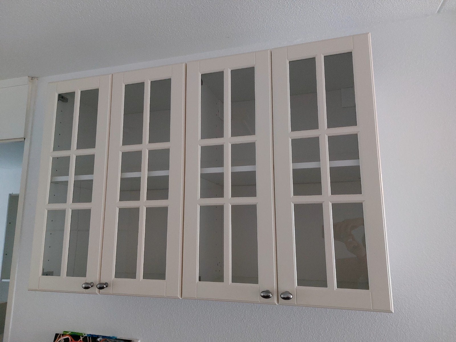 off witte keukenkastjes met glazen deuren (2 stuks), Ophalen, Zo goed als nieuw