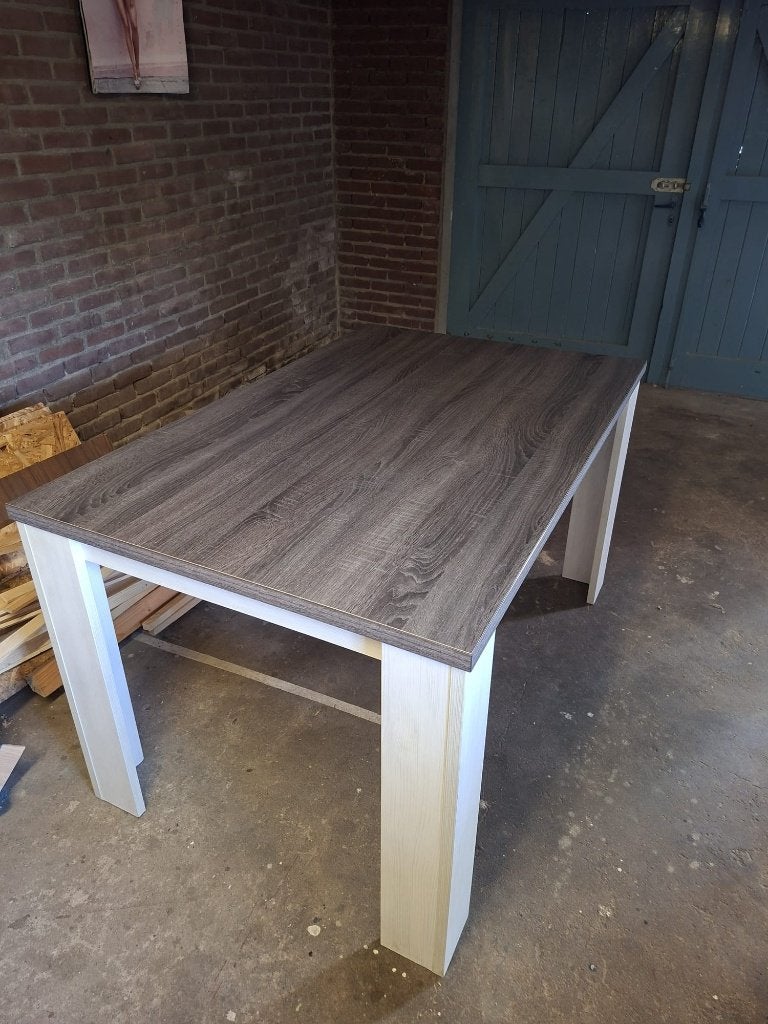 Nette eettafel 140x90 cm – Gebruikt, maar in goede staat, Ophalen, Kunststof, Gebruikt, 100 tot 150 cm