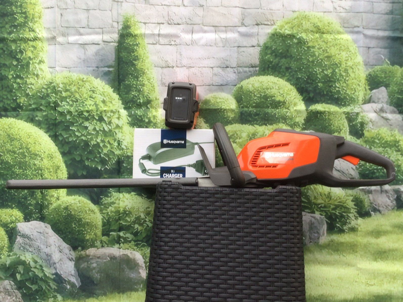 Husqvarna 115iHD45 accu heggenschaar met accu en lader, Ophalen, Zo goed als nieuw, Accu