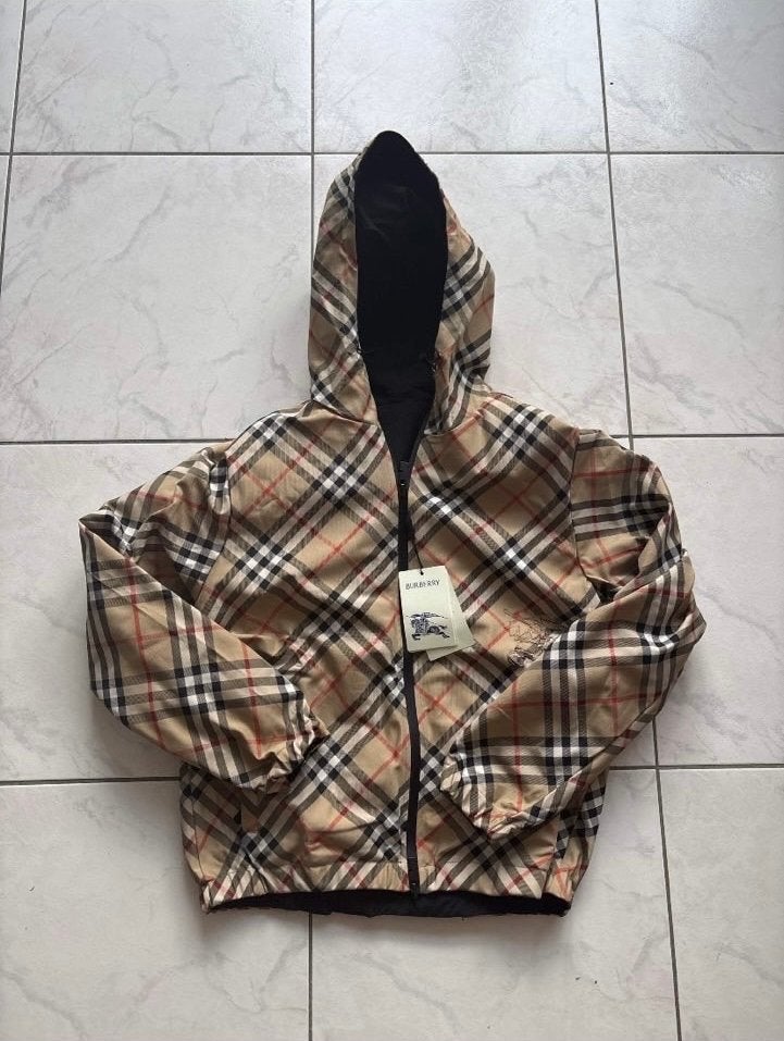 Burberry geruite jas met capuchon - Nieuw met kaartjes, Ophalen of Verzenden, Nieuw, Maat 48/50 (M), Beige