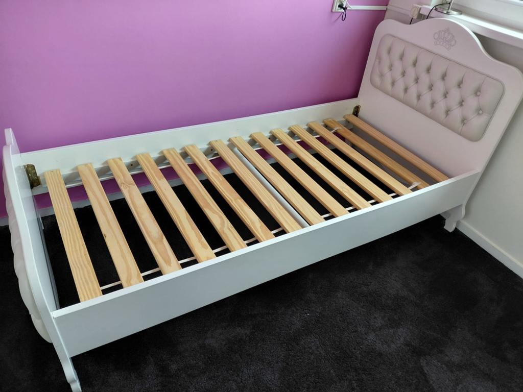 Prinsessenbed en kledingkast - Wit met kroonmotief, 90 cm, Eenpersoons, Wit, Prinsessenstijl, Klassiek, Romantisch