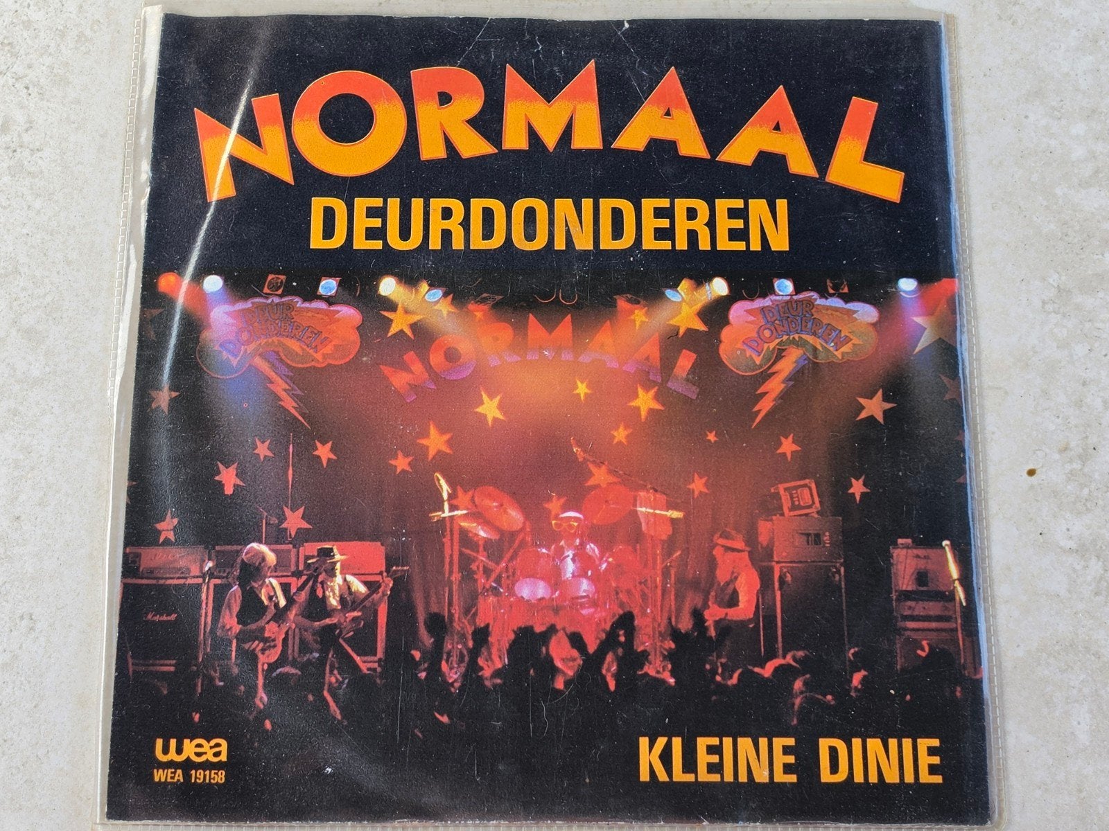 Normaal Singel Deurdonderen Kleine Dinie, Cd's en Dvd's, Vinyl Singles, Ophalen of Verzenden, Zo goed als nieuw, Nederlandstalig