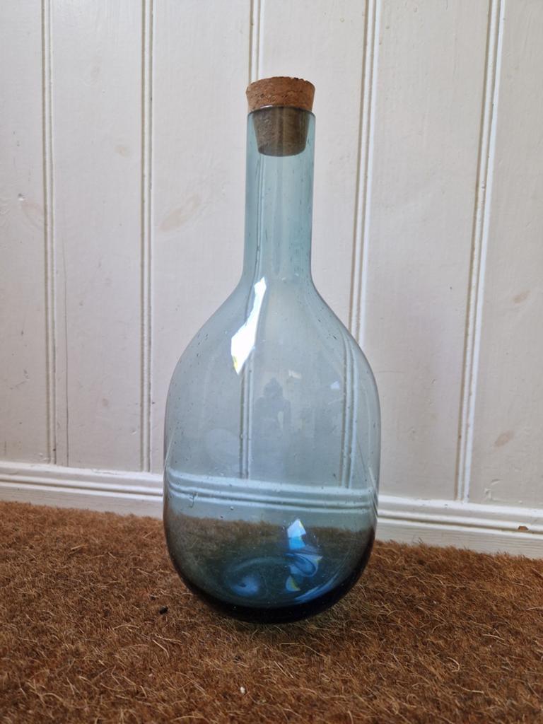 Glazen flesvaas blauw glas met luchtbellen, inclusief kurk, Ophalen, Nieuw, Blauw, Glas