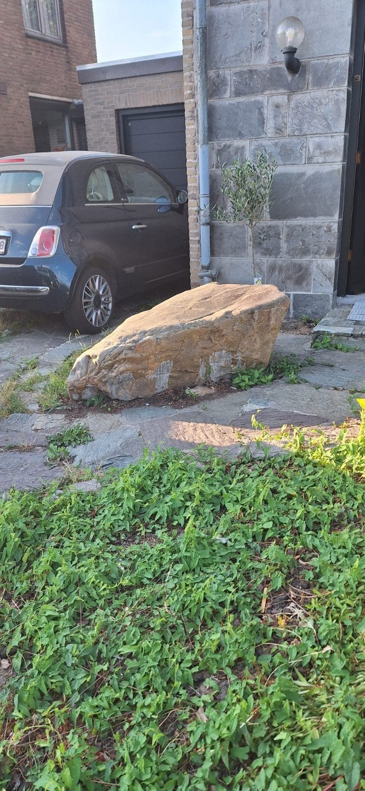 Gratis: gratis kei (1.30x0.90m) en maaskeien in Maastricht, Ophalen, Gebruikt, Bruin, Kei