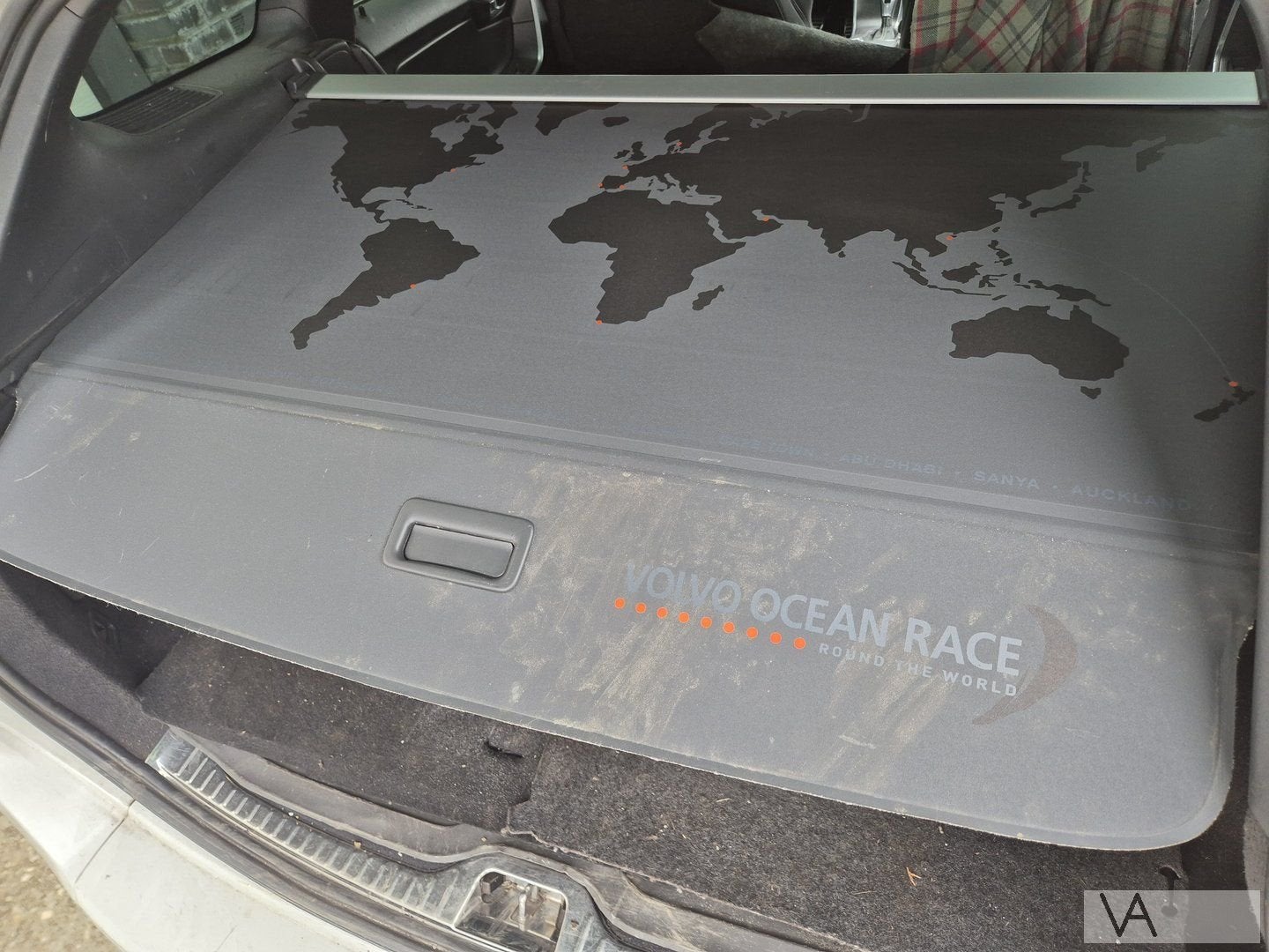 Volvo XC60 2009 - 2017 rolhoes rollo hoedenplank OCEAN RACE, Auto-onderdelen, Gebruikt, -, -, Ophalen of Verzenden
