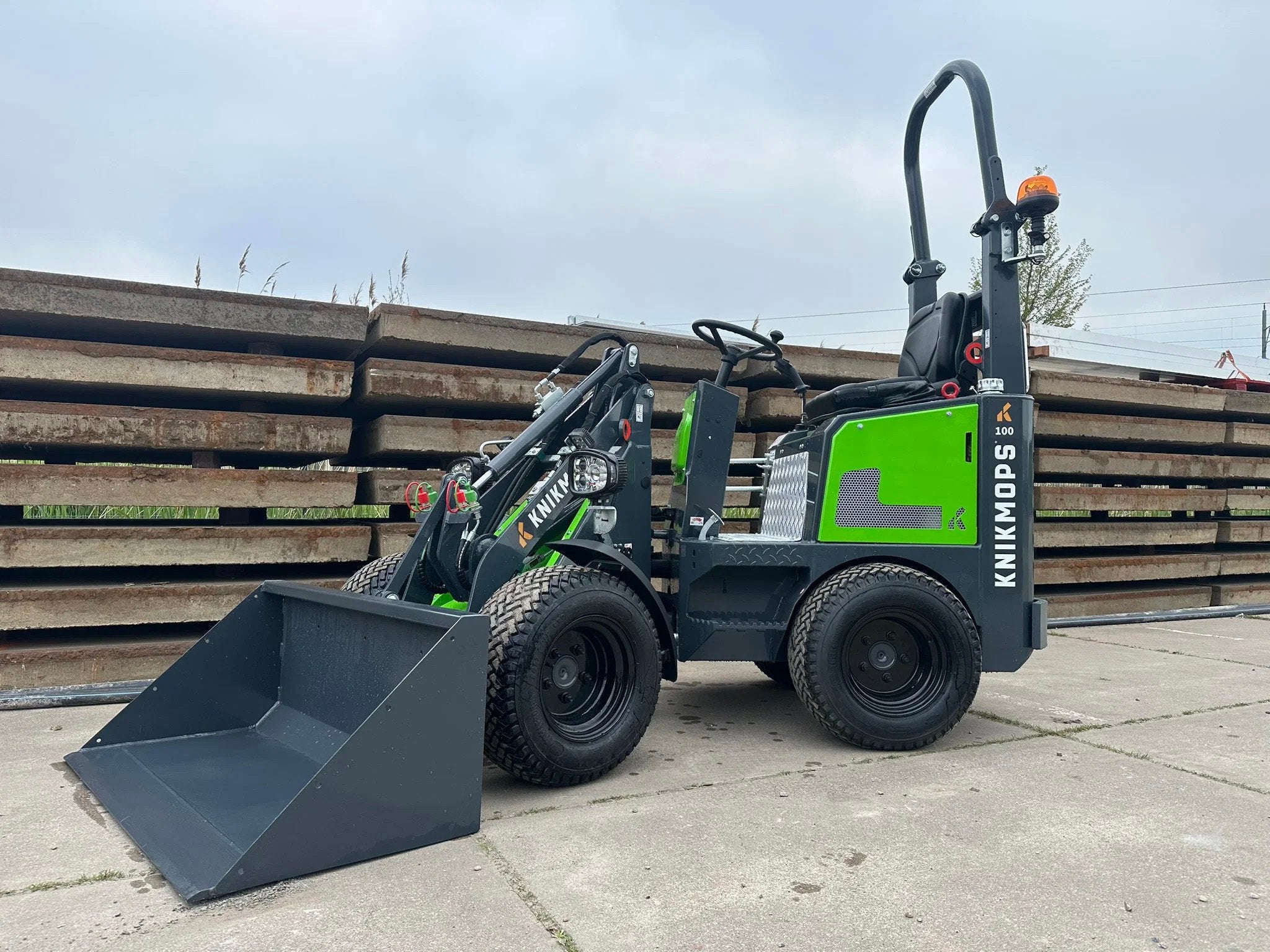 Knikmops 100 Green Edition | bouwjaar 2026 | Uit voorraad le, Wiellader of Shovel