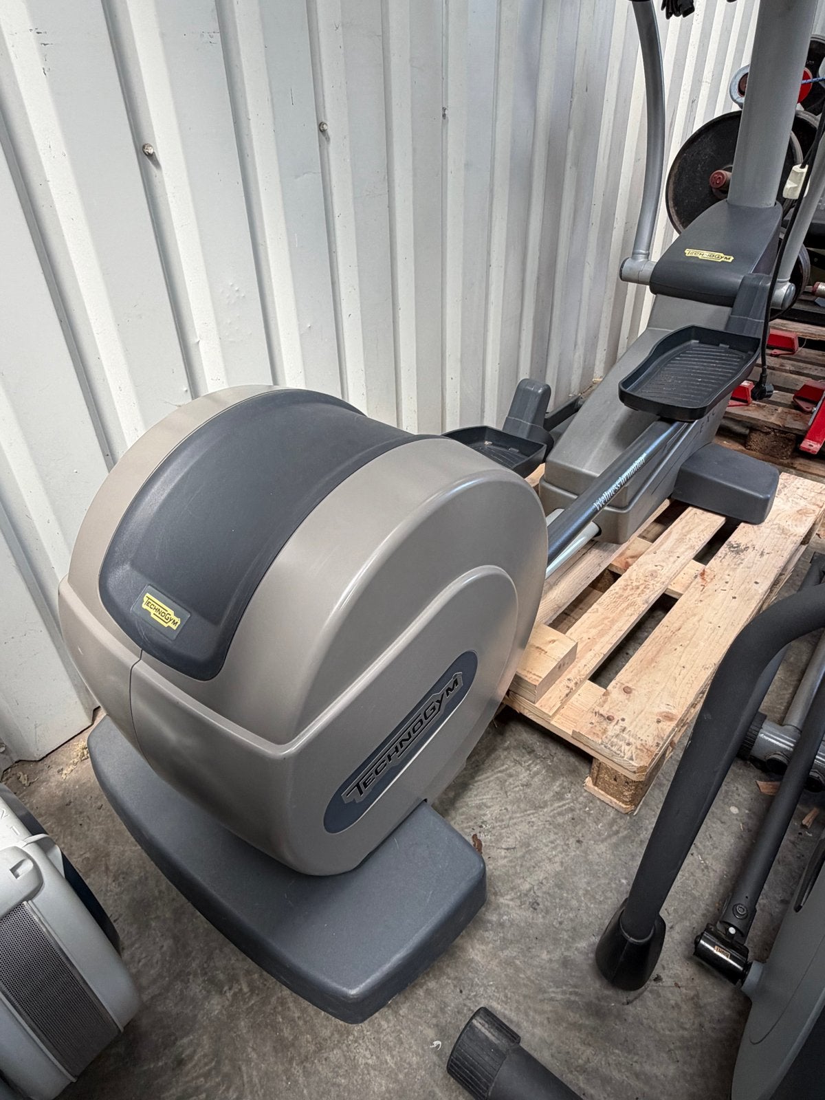 Technogym Excite Crosstrainer - Professioneel Fitnessapparaa, Sport en Fitness, Fitnessapparatuur, Ophalen, Gebruikt, Armen, Crosstrainer