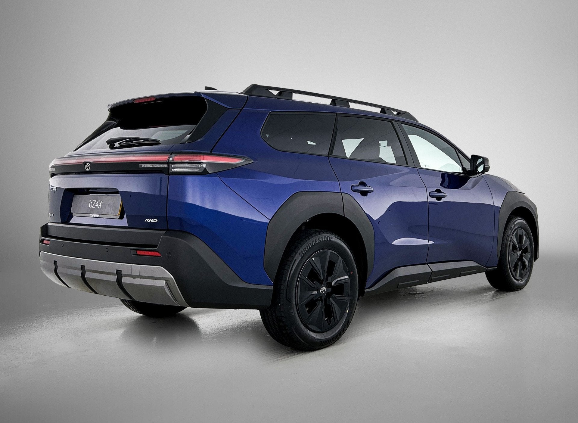 Toyota bZ4X Touring Dynamic AWD 75 kWh *EV-Deal* | Stoel en, Automaat, Zwart, 528 km, Leder en Stof