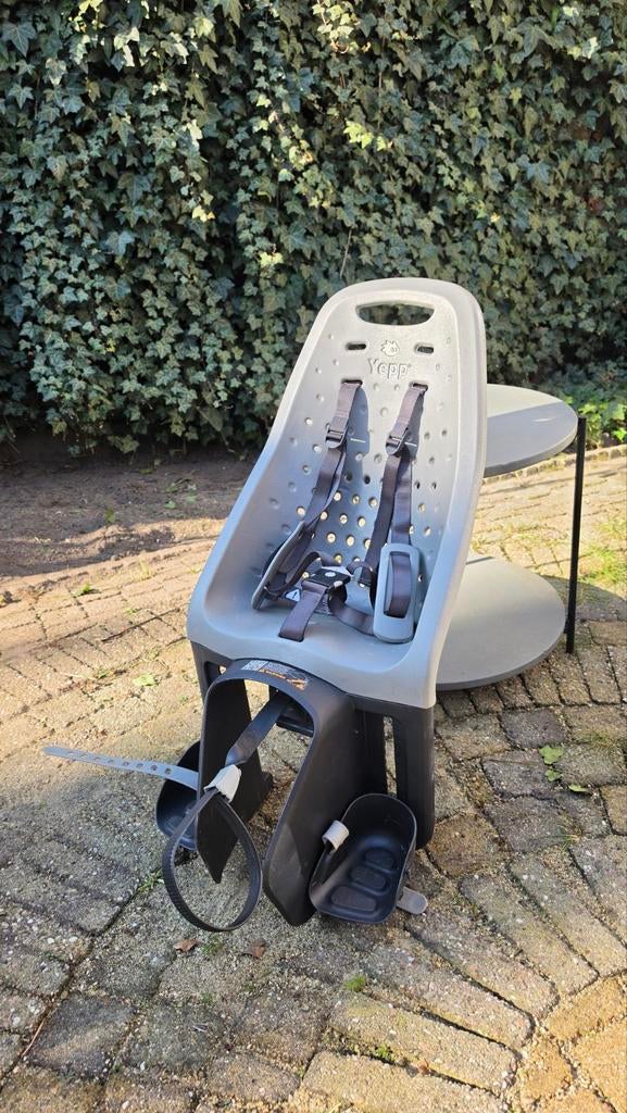 Yepp GMG fietsstoeltje, tot 22kg, 15 t/m 25 kg, Achterzitje, Voetsteuntjes, Yepp