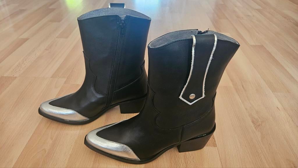 Zwarte leren cowboylaarzen met zilveren neus maat 37, Cartoux, Zwart, Lage of Enkellaarzen, Nieuw
