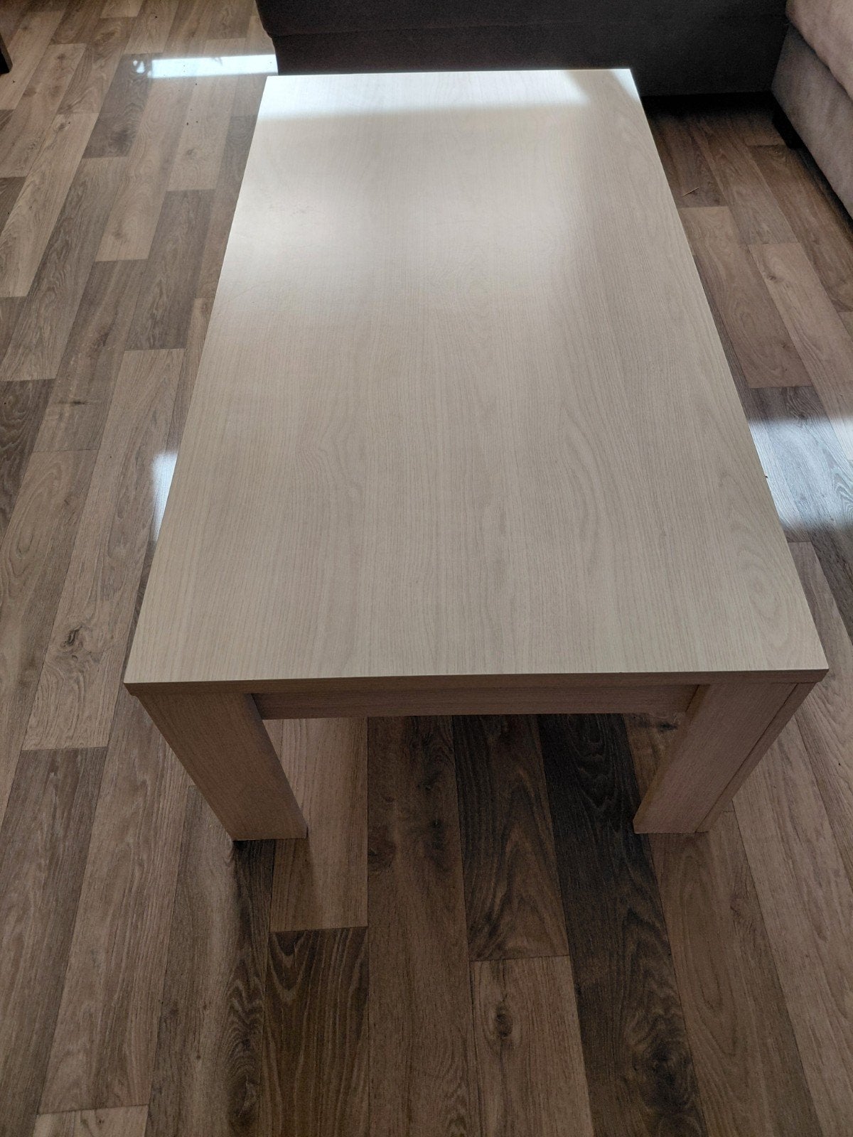 Stijlvolle salontafel in lichte houttint, Ophalen, Gebruikt, 100 tot 150 cm, 50 tot 100 cm